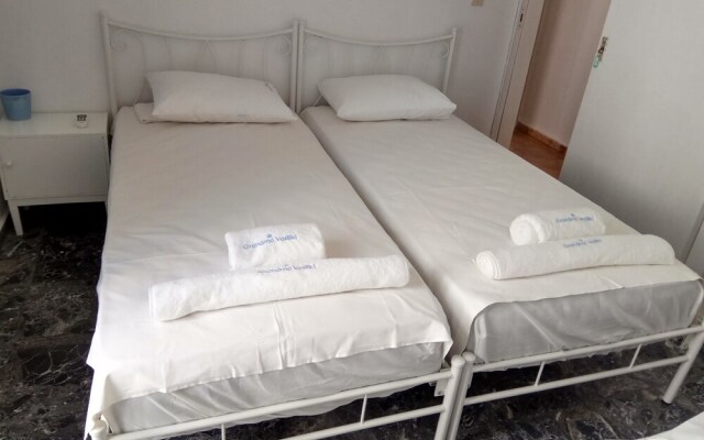 Grandma Vasiliki Rooms To Let