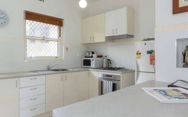 6 Bedroom Apartment near Perth