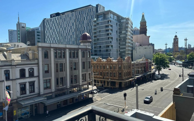 Sydney Riseon Hotel