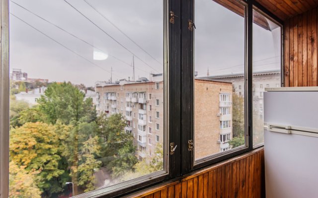 3 Rooms Apartment On Moscow River