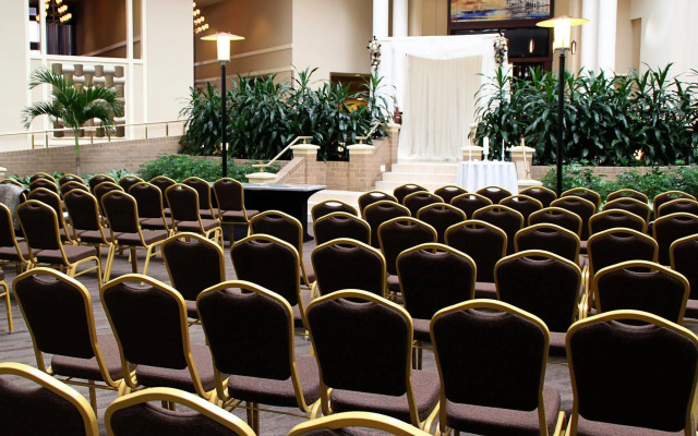 Embassy Suites by Hilton Alexandria Old Town