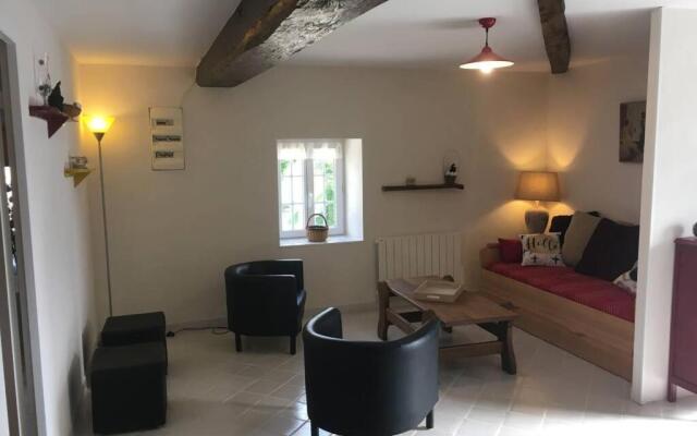 logement indépendant LE POULAILLER proche Guédelon
