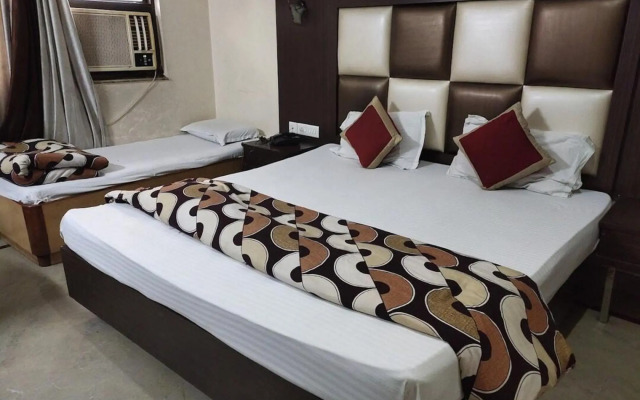 Paramount Hotel