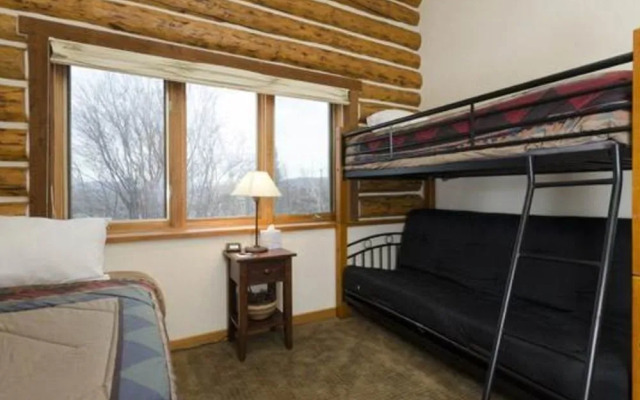 Ponderosa 6 Br Home by RedAwning