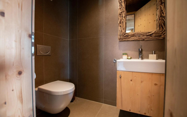 Anna Isabelle Penthouse