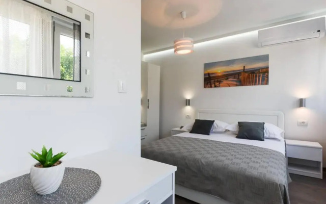 Reza Luxury Apartment