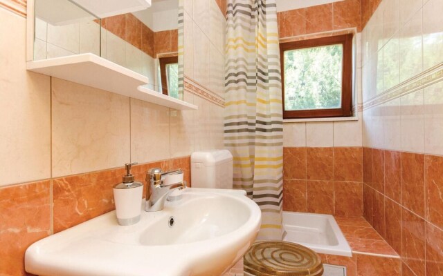 Awesome Home in Solin with WiFi, 8 Bedrooms & Hot Tub