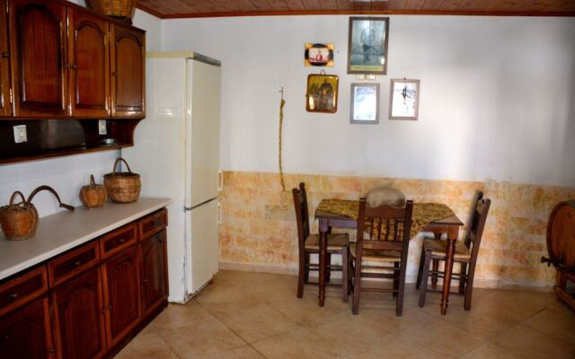 Luxury Apartment in Eleftherna Amitor