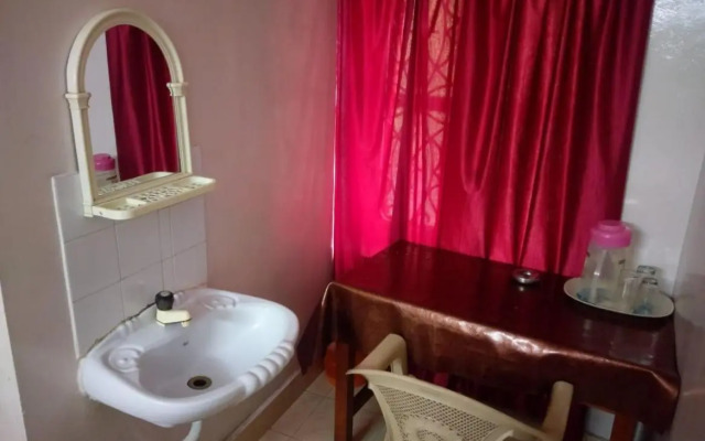 Anandan Tourist Home