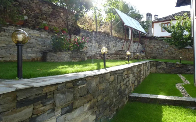 Delchevata Kushta V Leshten