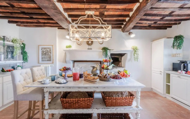 Villa Lina in Lucca With 4 Bedrooms and 3 Bathrooms
