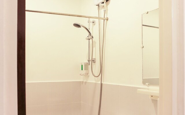 OYO 484 Gonzala Suites