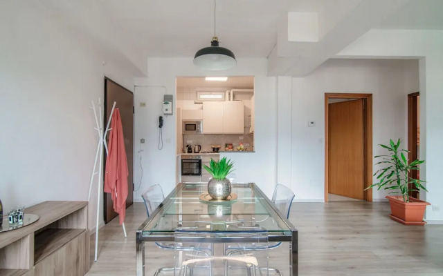 JOIVY Family Flat W/Balcony