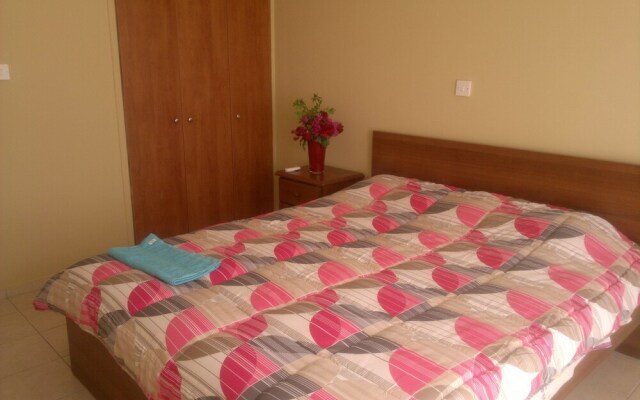 Nina's House Limassol Star