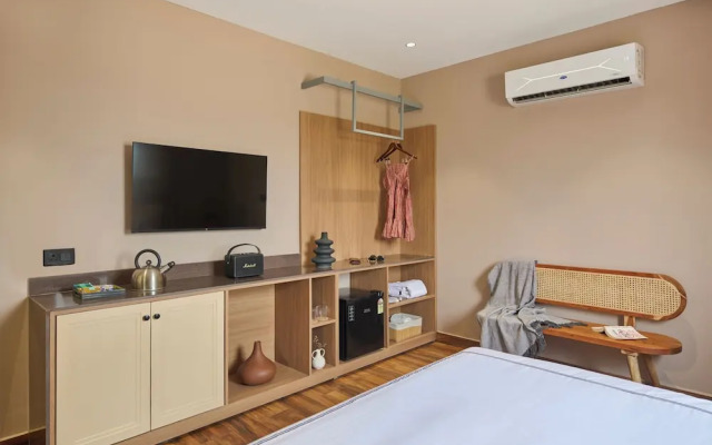 Minimalist - The Varanasi Edit