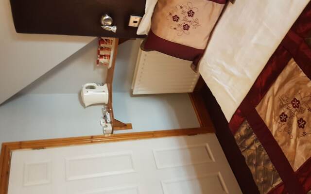 The Cresta Guest House