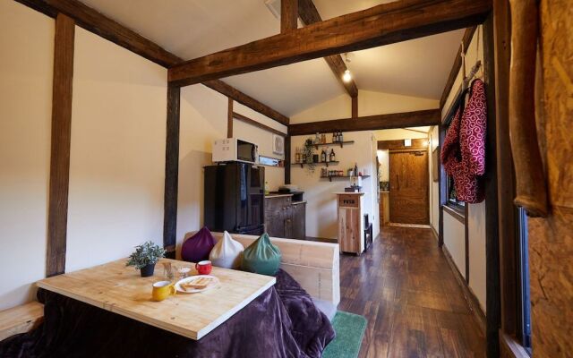 GLAMPiC GUESTHOUSE