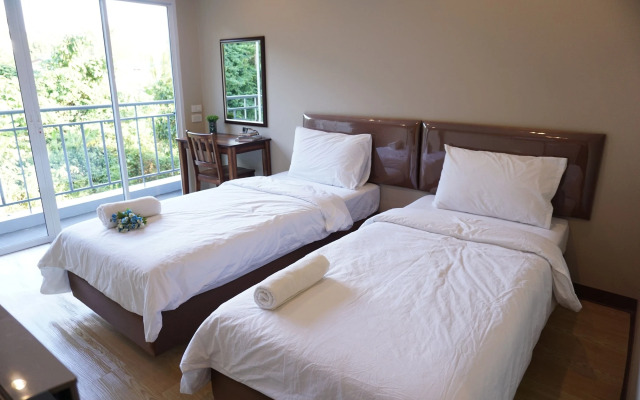 Chompu Nakarin Apartment