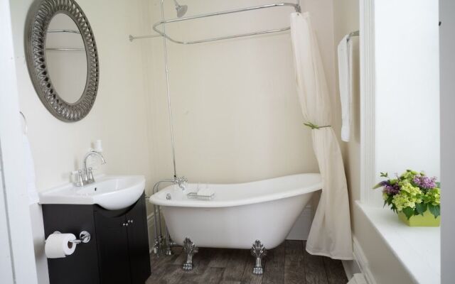 Forks of the Credit Inn