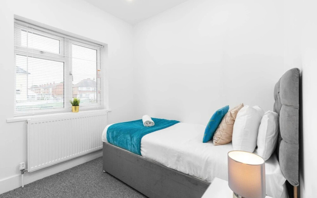 Spacious House With Garden Close to Birmingham City Centre