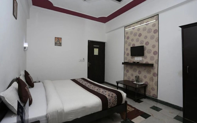 Goroomgo Hotel Priya Agra