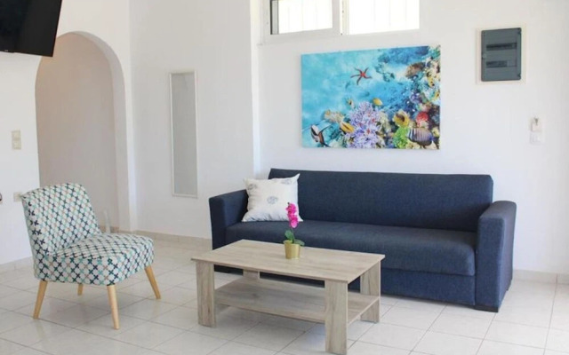 "kalamaki Plaza Apartments \"thalassa\""