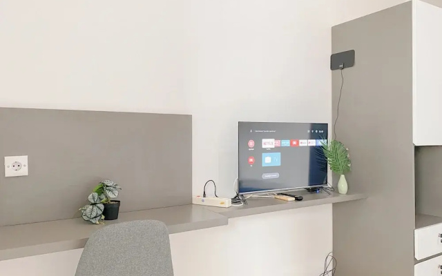 Good Deal And Homey Studio Apartment At Margonda Residence 1