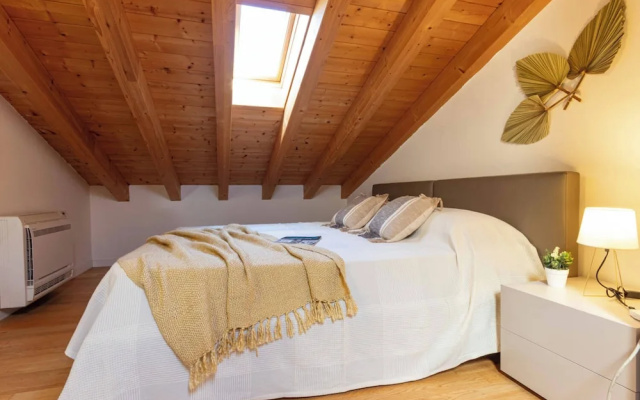 Comfy Apartment With Shared Pool