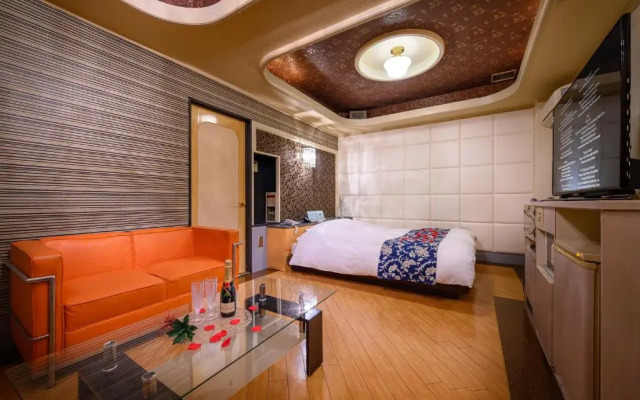 Hotel Mobilia - Adults Only