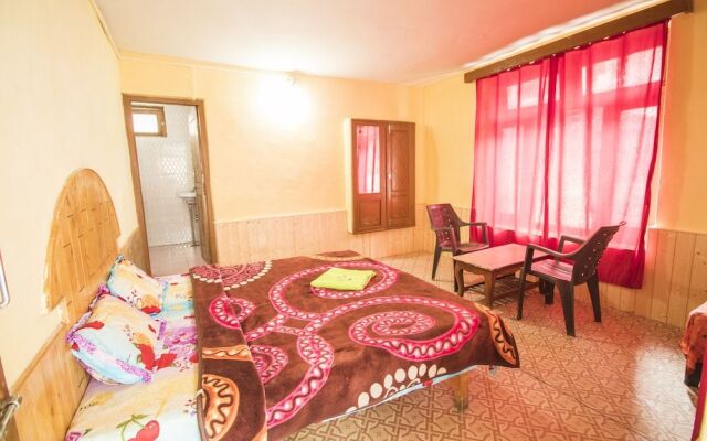 Giriraj Guest House
