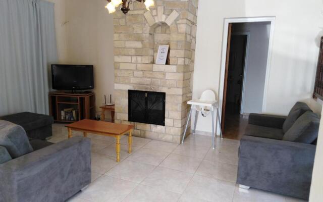 "lovely six Bedroom Villa in Coral Bay ."