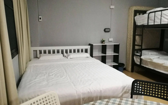 Moumou Hostel