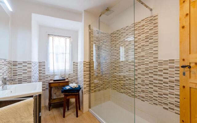 JOIVY Superb Flat Near Ch. Columbus' House