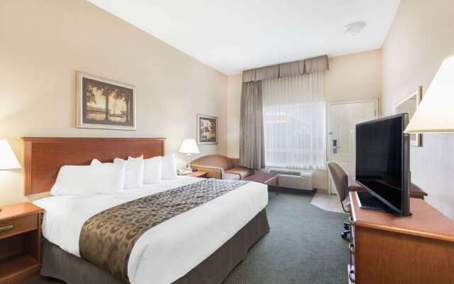 Ramada by Wyndham Clairmont/Grande Prairie