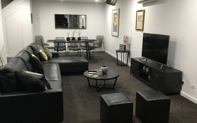 Sub Penthouse On Barkly Street