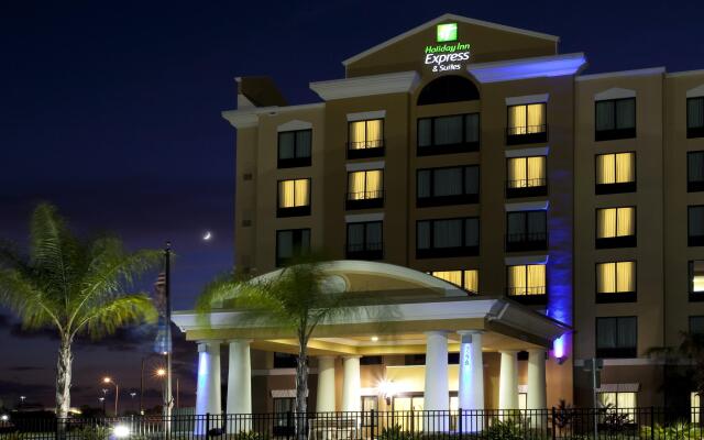 Holiday Inn Express & Suites, International Drive, an IHG Hotel