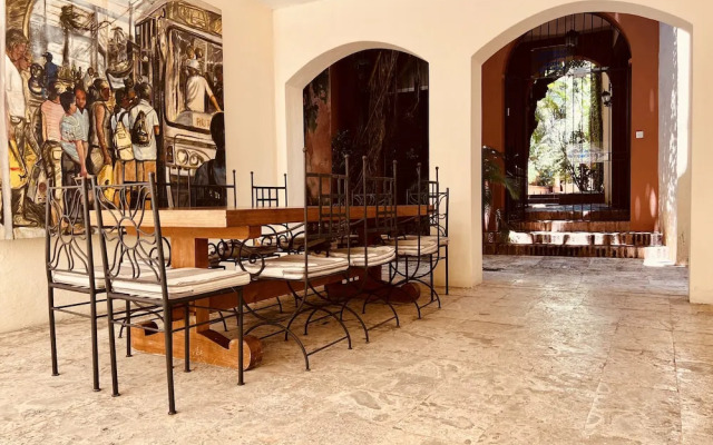 Paseo Colonial - Sabbatical 1