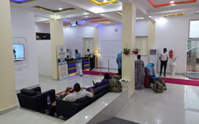 Time Oak Hotel and Suites Royale
