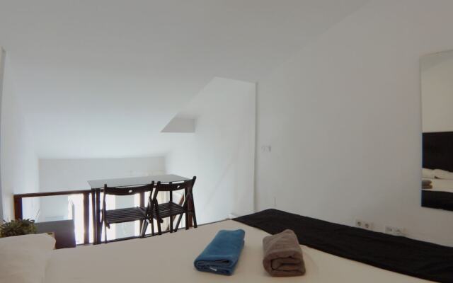 Estudio cercano a Plaza Castilla CBA5