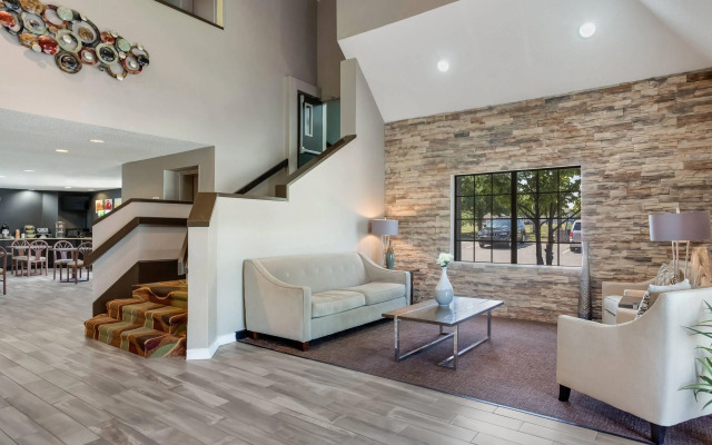 Quality Inn Lees Summit - Kansas City