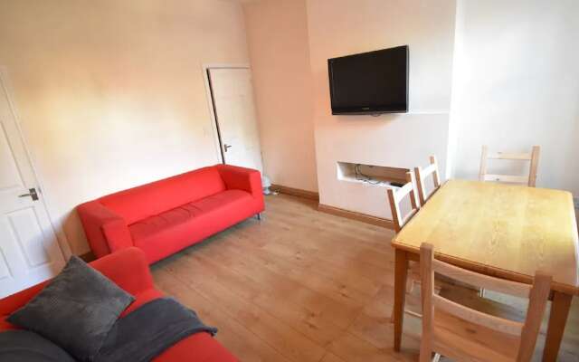 Appealing Holiday Home in Coventry near Belgrade Theatre