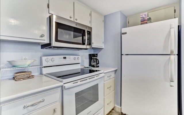 Sand Dollar Ocean View Condo With Salt Water Pool and Private Walkway to Beach by Redawning