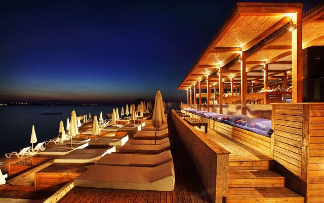 Ceshme Plus Hotel