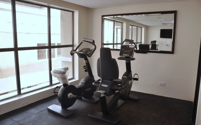 Golden Tulip Oniru Suites