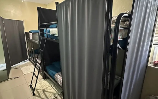 Miami Vibes Hostel-Like Shared Room