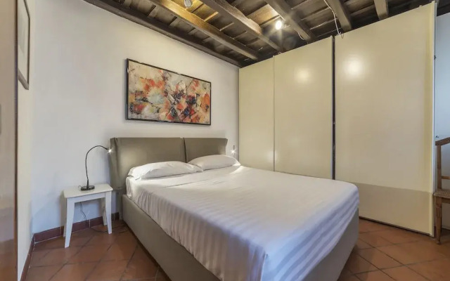Stylish Flat Domus Aurea