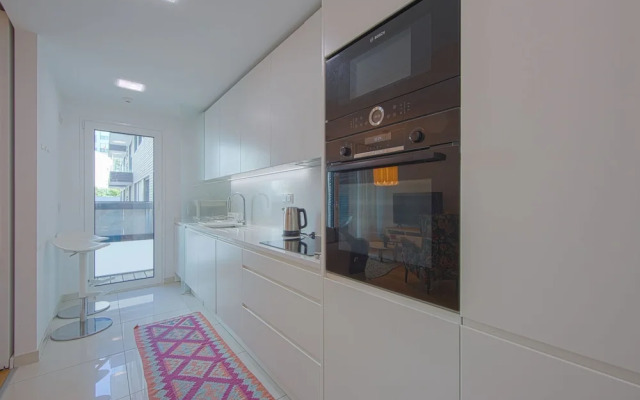 Benfica Prime Terrace II by Homing