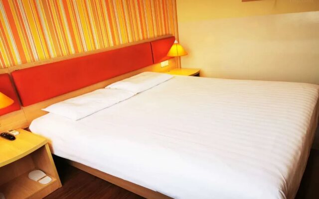 Home Inn Yanji Jiefang Road Pedestrian Street