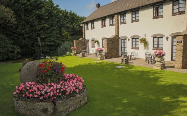 The Greyhound Inn & Hotel