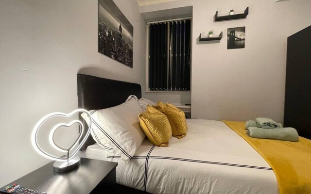 Impeccable 2-bed Apartment by Cardiff City Centre